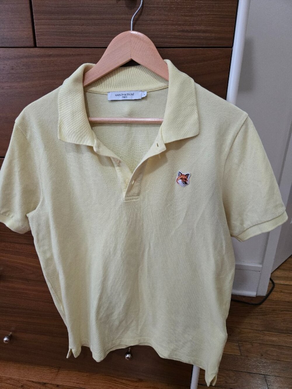 Yellow fox maison kitsune polo
